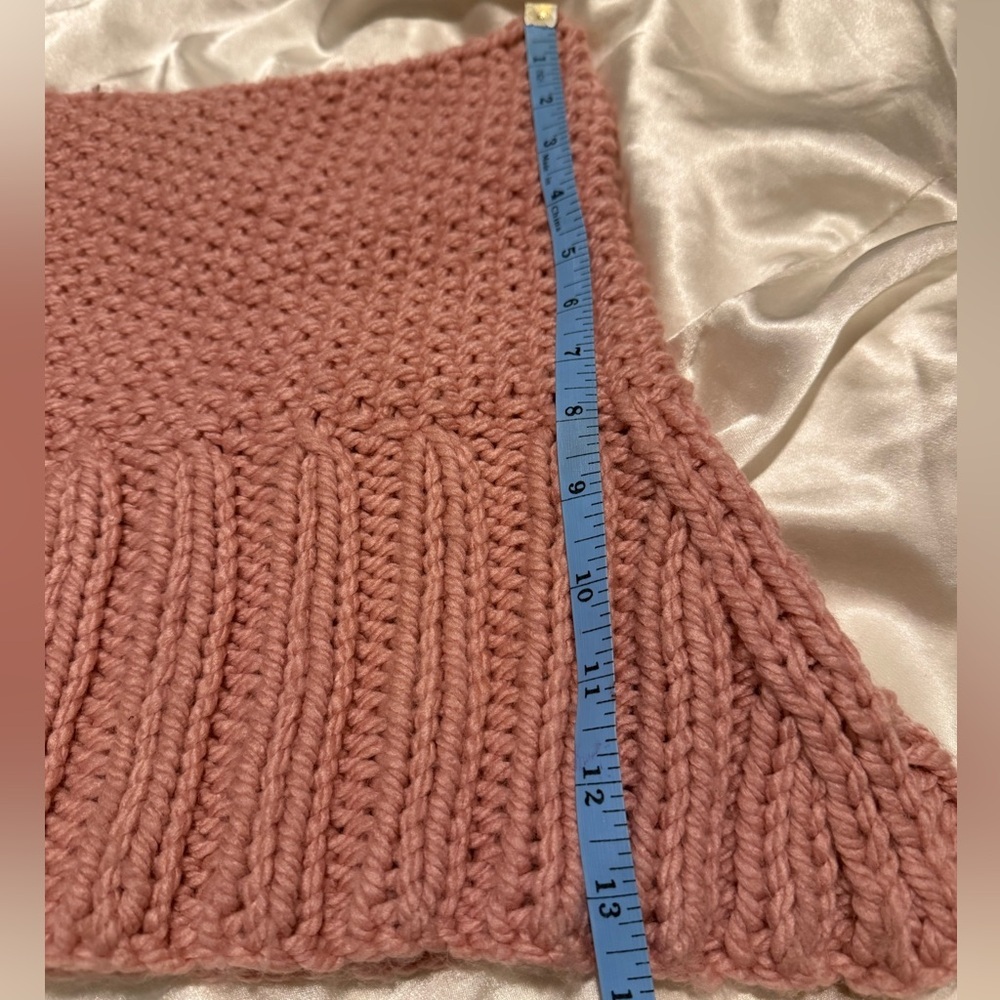 Elegant Pink Knit Infinity Scarf - Picture 4 of 6